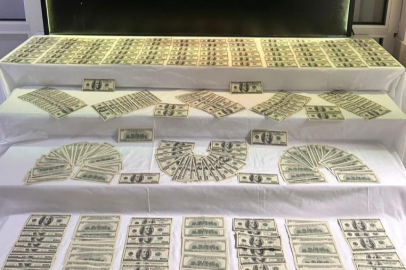 Denizli'de 35 bin 100 dolar değerinde sahte banknot ele geçirildi