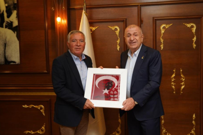 Zafer Partisi lideri Özdağ’dan Başkan Kepenek’e övgü; "Gerçekten kıskandım"