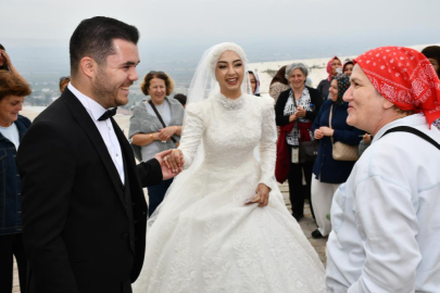 Turistler takı kuyruğu oluşturdu