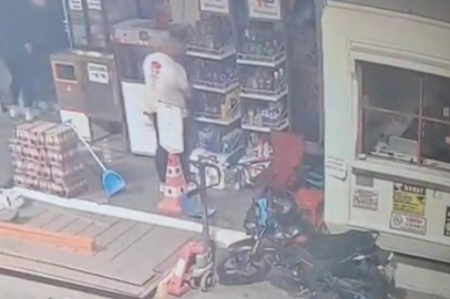 Görevlinin yanı başındaki rahat hırsızlar pes dedirtti