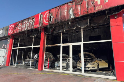 Ortağı cinayetten tutuklanan oto galeri kundaklandı, 5 araç küle döndü
