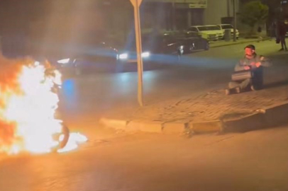 Çalışmayan motorunu yakıp, karşısına geçip izledi