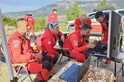 AKUT Ege ekipleri tatbikatlarla gönüllülerini her an göreve hazır hale getiriyor