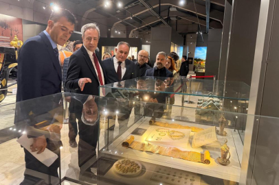 Tarihi eser kaçakçılığına dikkat çeken sergi ziyaretçilerini ağırlıyor