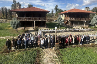 Başkan Pütün ilçede görev yapan öğretmenlerle bir araya geldi