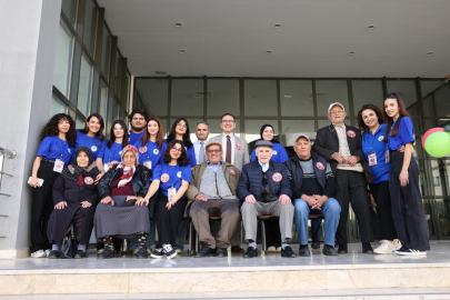 İki nesil ilmek ilmek sevgi dokudu