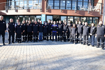 Rektör Güngör,  arama kurtarma ekibiyle buluştu