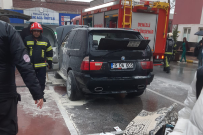 Denizli Devlet Hastanesi Bahçesinde Personel Aracı Yandı