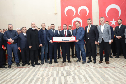 MHP’den gövde gösterisi