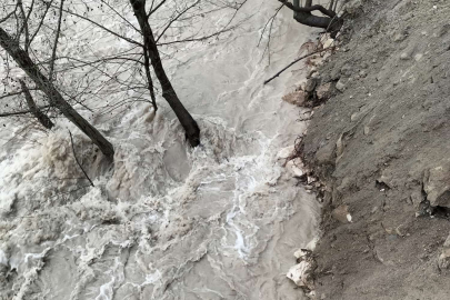 40 Yıllık Köprü Kullanılamaz Hale Geldi