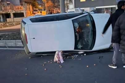 Denizli-Serinhisar karayolunda 2 araç takla attı; 5 yaralı