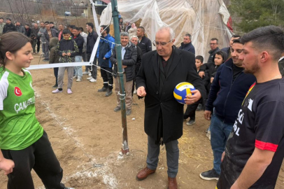 Başkan Arslan, Çamlıbel’de Voleybol Turnuvasına katıldı