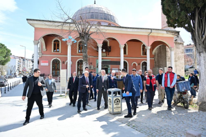 Vali Köşger, Kayalık Camisinde incelemelerde bulundu