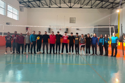Beyağaç’ta 19 Mayıs Voleybol Turnuvası Başladı