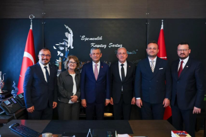 Kılıç, Özel’e destek için gitti