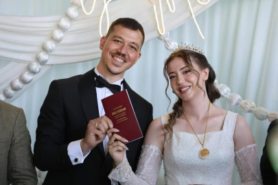Başkan Kumral kızını yuvadan uçurdu