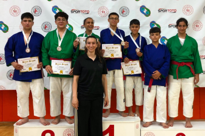 Denizlili Kuraşçılar Düzce'de Zirveye Çıktı