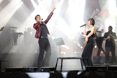 Tavas’ta Zeybek Festivali Emir Can İğrek Konseriyle Muhteşem Final Yaptı