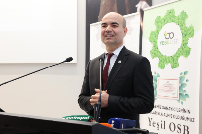Prof. Dr. Öz: “Haz Ve Hız Çağında Tüketim Bağımlılığı Sadece Ekonomiyi Etkilemiyor”
