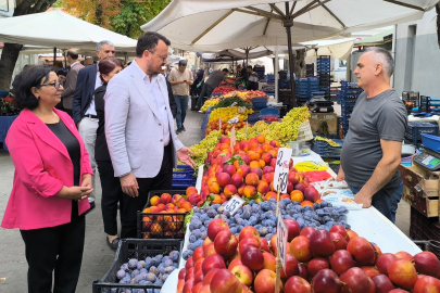YENİ Parti’li Arpacı Kütahya Pazarında: “Bereketi Bol Da Cepler Boş”