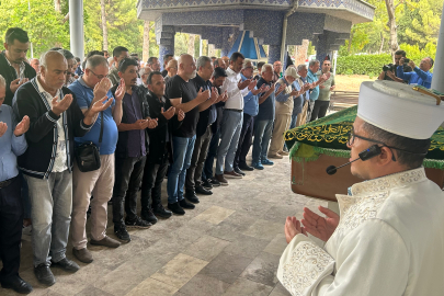 Gazeteci Mümtaz Dündar son yolculuğuna uğurlandı